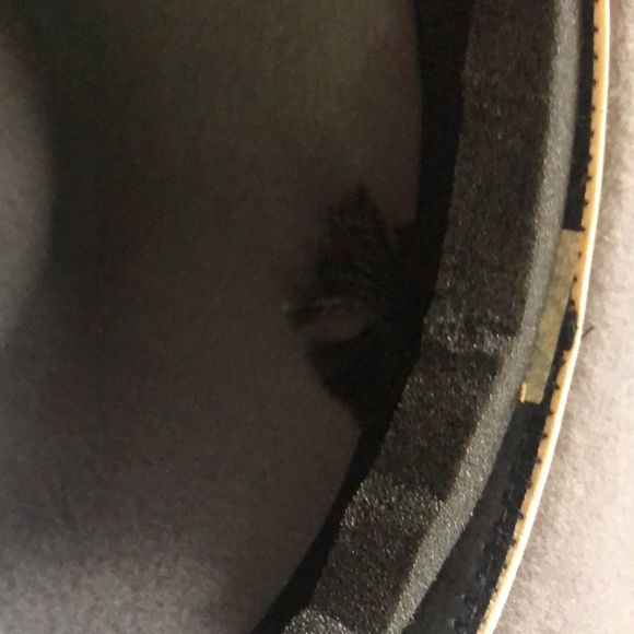 Cowboy hat 🤠  Grey/braid around crown/feathers/kangaroo accent gold tone large - Picture 11 of 14